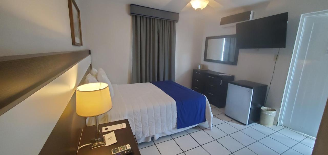 Full Moon Hotel & Restaurant Salinas Dış mekan fotoğraf