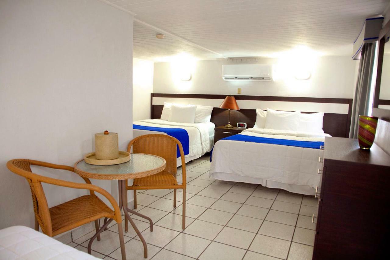 Full Moon Hotel & Restaurant Salinas Dış mekan fotoğraf